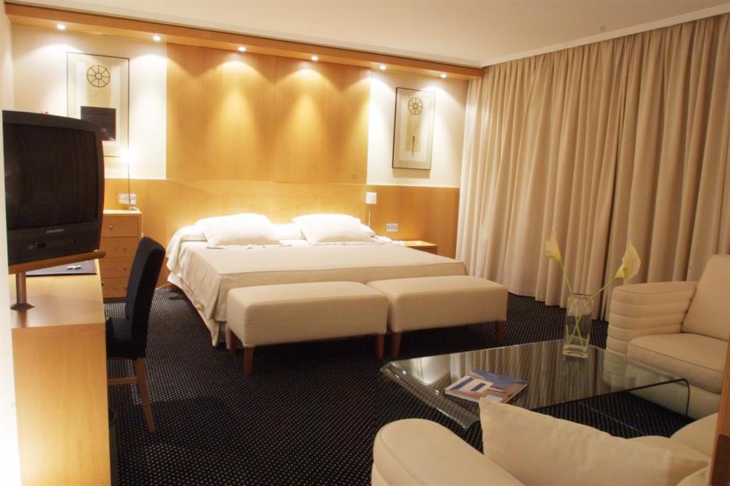 Silken Alfonso X Hotel Ciudad Real Room photo